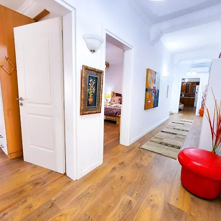 Penthouse Sweet Bliss Тирана